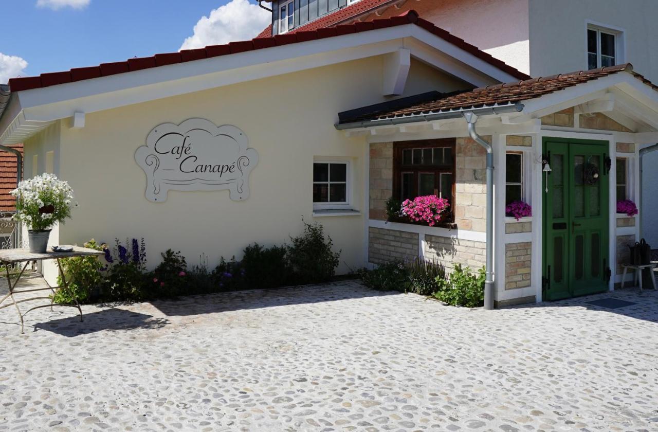 Cafe Canape, Wohlfuehlen Im Schoenen Hof Zwischen Ravensburg & Bodensee Dış mekan fotoğraf