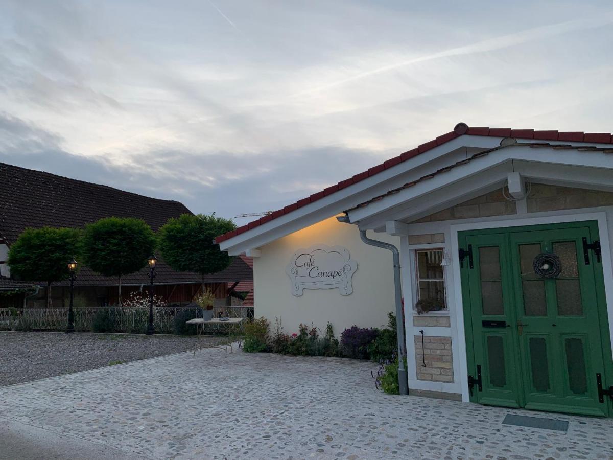 Cafe Canape, Wohlfuehlen Im Schoenen Hof Zwischen Ravensburg & Bodensee Dış mekan fotoğraf